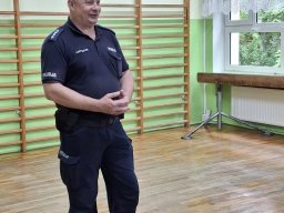 Bezpieczne wakacje – spotkanie z policjantem